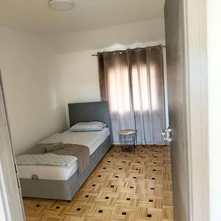 Apartma Vikovic I شقة